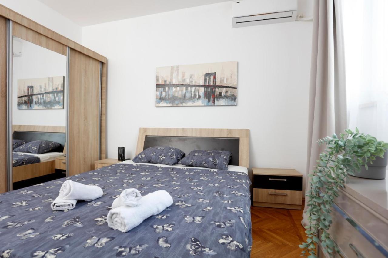 Rico'S 3 Bedroom City Center Apartment Букурещ Екстериор снимка