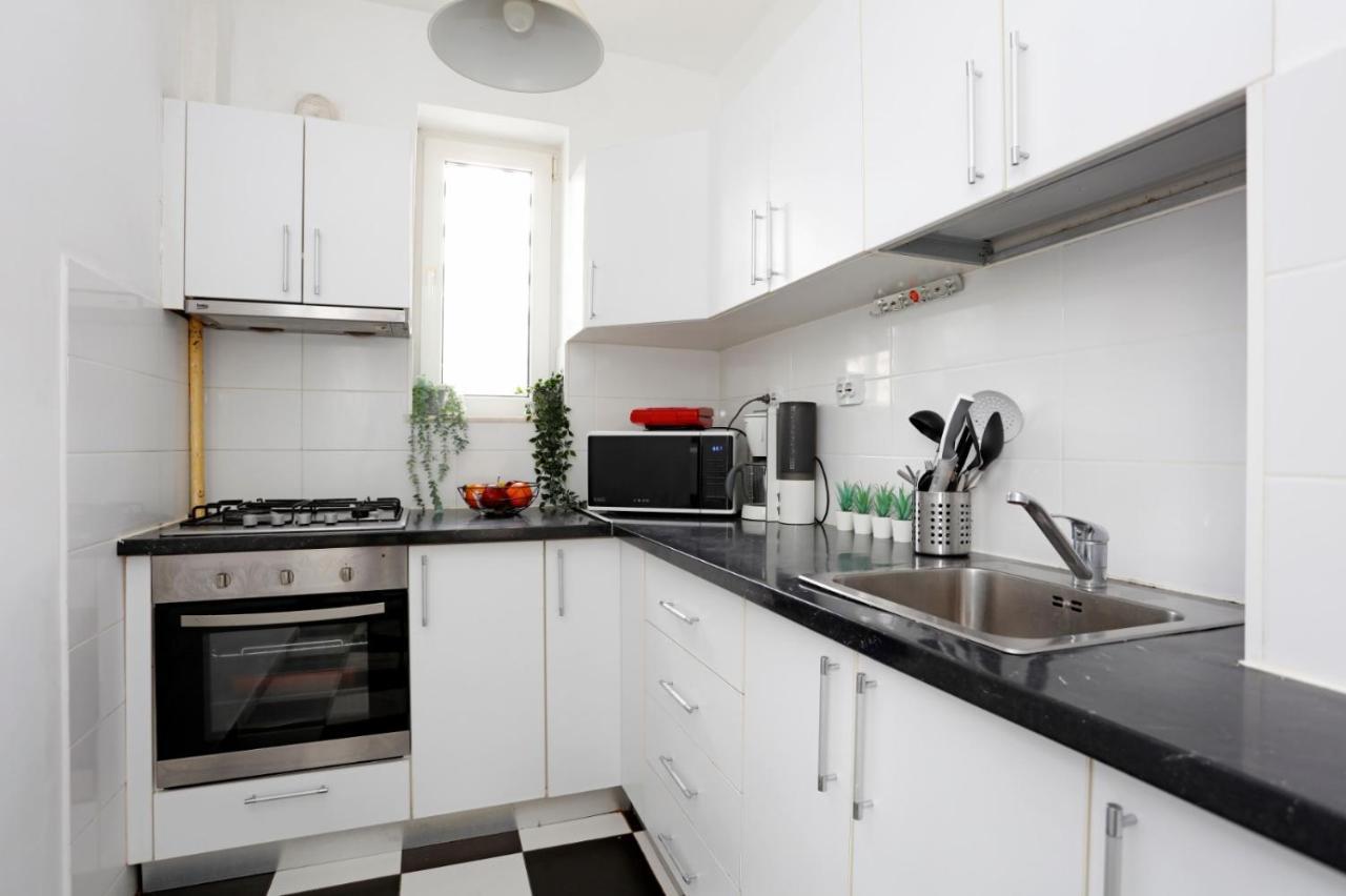 Rico'S 3 Bedroom City Center Apartment Букурещ Екстериор снимка